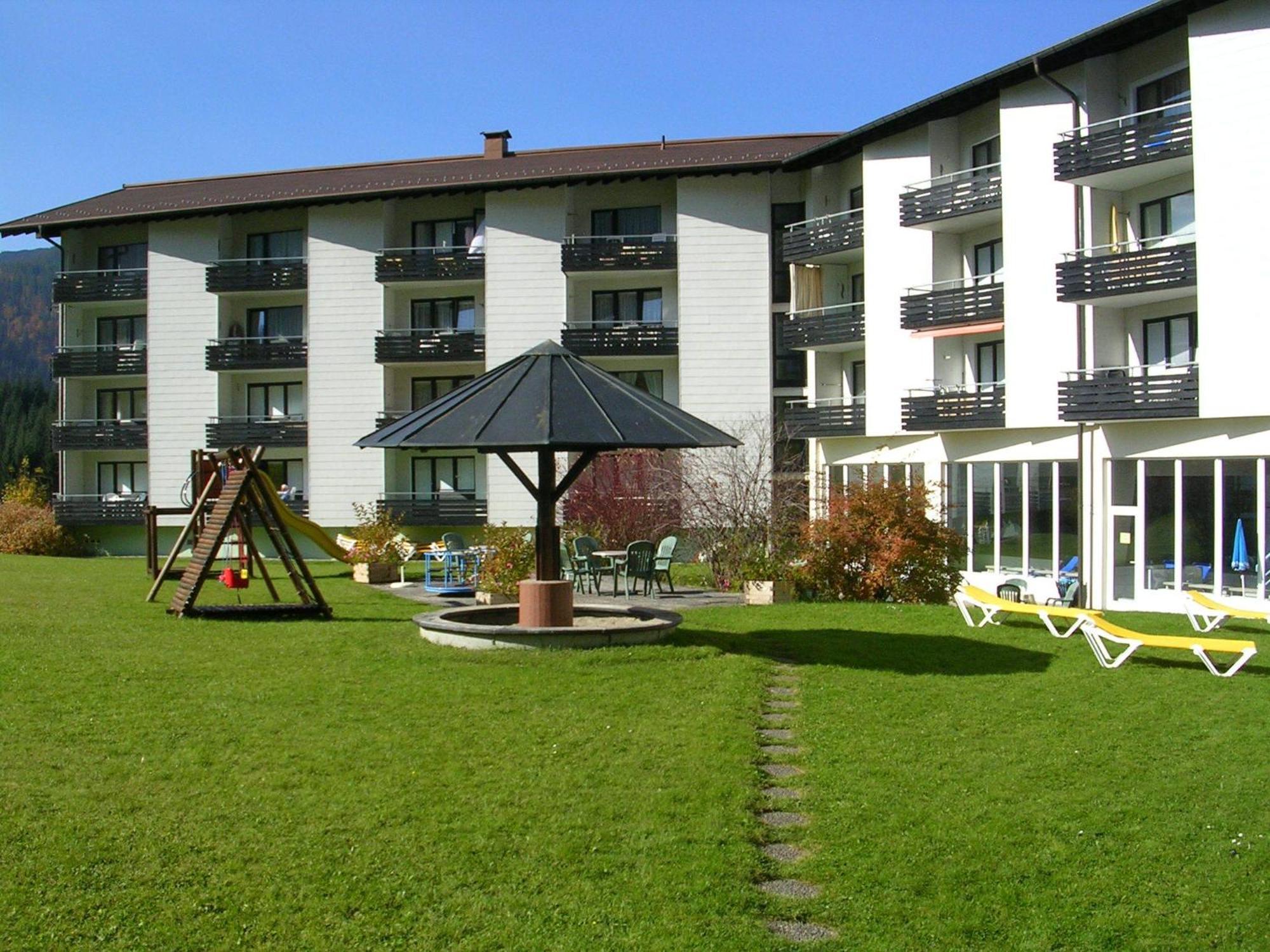 Familienhotel Kleinwalsertal Riezlern Exterior photo